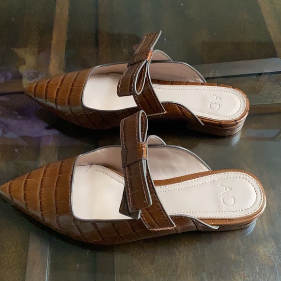 AD & DAUGHTERS Jemma Croc Embossed Leather Mules. - Picture 4 of 11